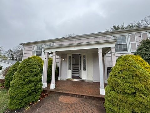 3rd image of 22 Wedgewood Dr #2