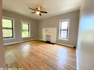 901 W Agatite Ave #1025, Chicago, IL 60640