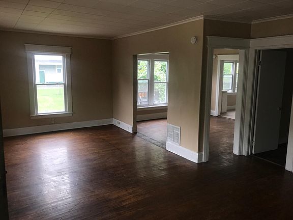 3rd image of 102 Dougall Ave Floor 1