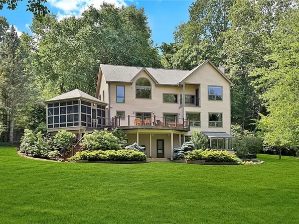 1 Lakeside Road, Mahopac, NY 10541