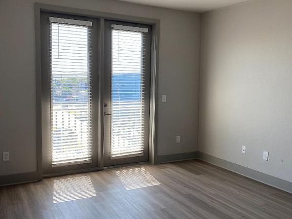 2nd image of 2502 E 3rd Ave