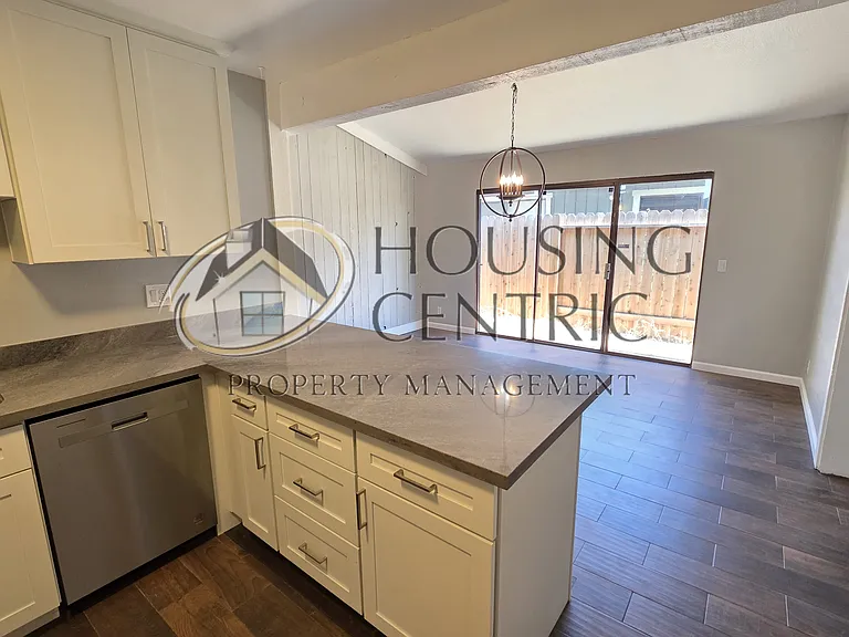 11075 Erla Ct — Photo 9