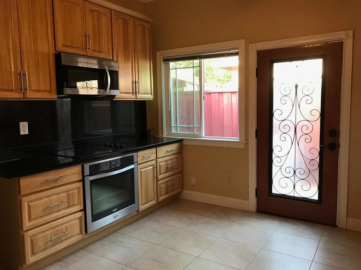 Building Photo - 7497 Heatherwood Dr