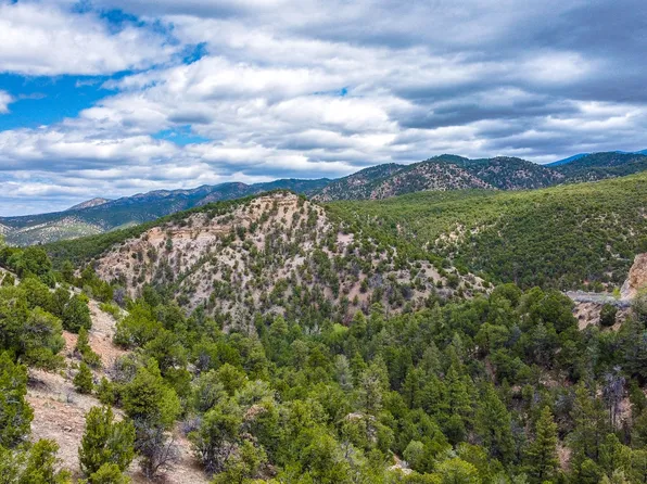 1417 Tesuque Crk, Santa Fe, NM 87501