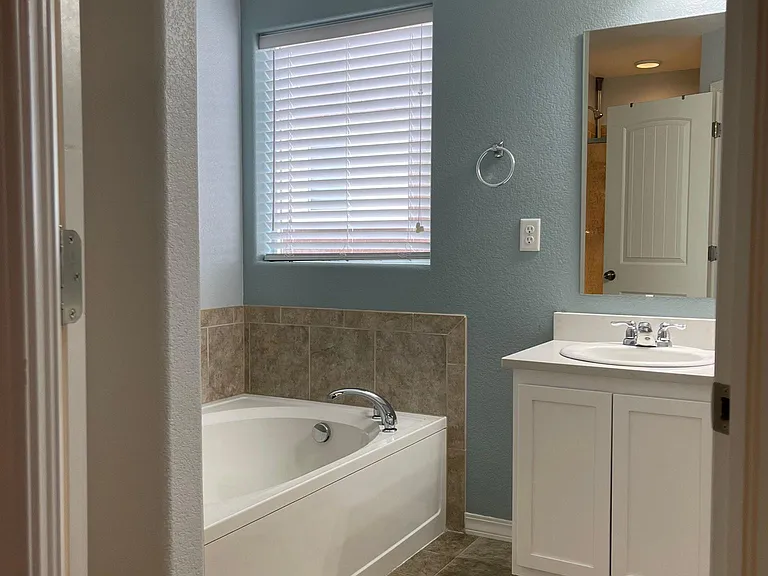 6521 Donahue Dr — Photo 9
