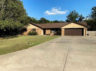 112 Raintree Dr, Holdenville, OK 74848