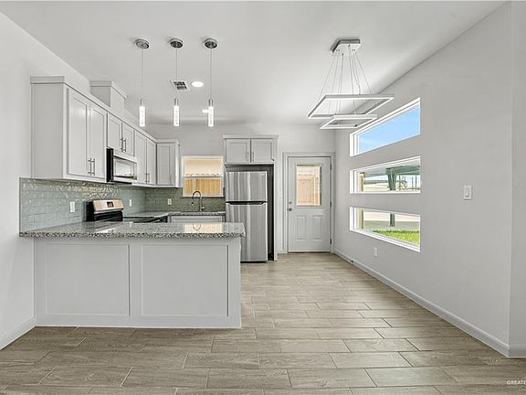 3rd image of 1905 W Violet Dr #1