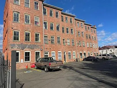 588-612 E Main St #592-A Photo 1