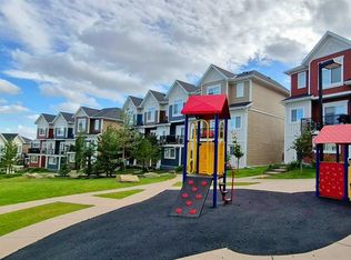 504 SW Nolan Hill Blvd NW, Calgary, AB T3R0X2