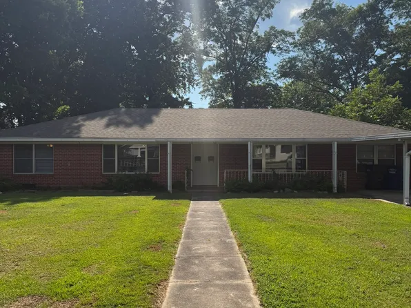 821 N Center St #821, Conway, AR 72034
