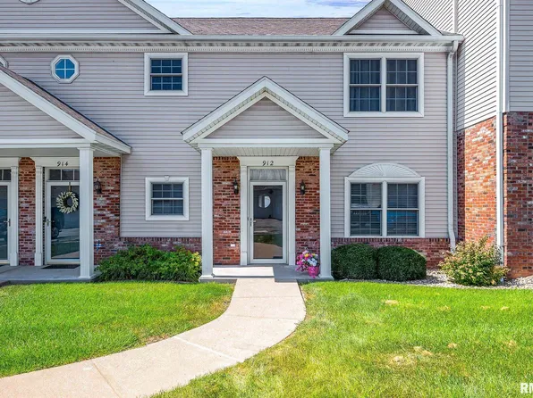 912 W Trailcreek Dr Unit 912, Peoria, IL 61614