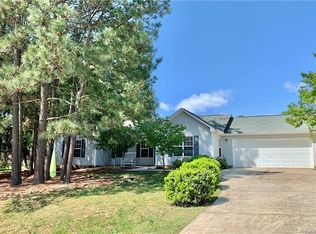 1572 Stonecroft Dr, Lincolnton, NC 28092