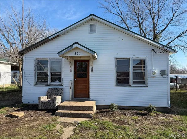 203 S Belle Ave, Belle, MO 65013
