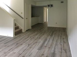 932 Memorial Village Dr #18, Houston, TX 77024