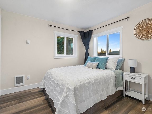 3rd image of 10912 11th Avenue Ct S