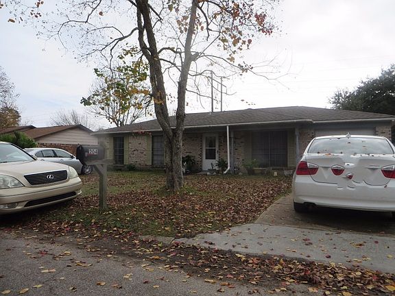 2nd image of 204 Cedar Dr