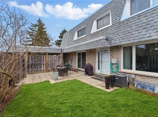 14 Williamsburg Rd #11, Kitchener, ON N2E1W1