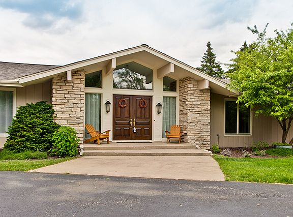 3rd image of 41400 N Suraya Dr