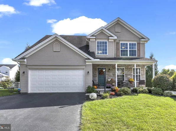 326 Braddock Dr, Etters, PA 17319