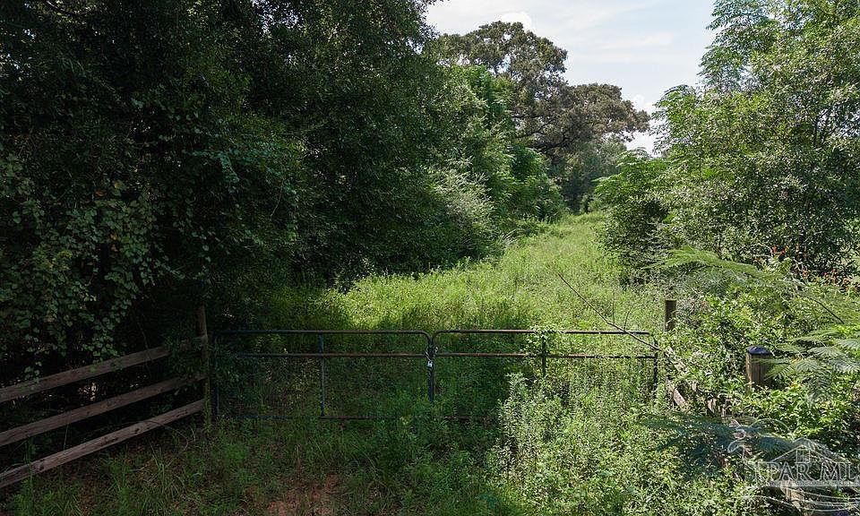 1st image of 2570 Wade Rd