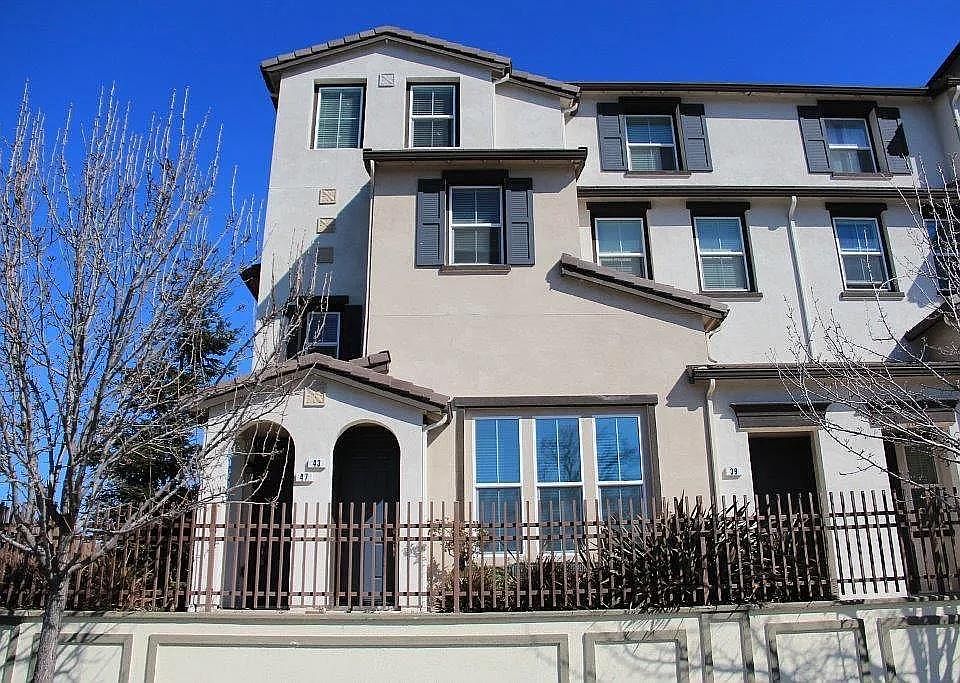 1st image of 47 Bettencourt Way