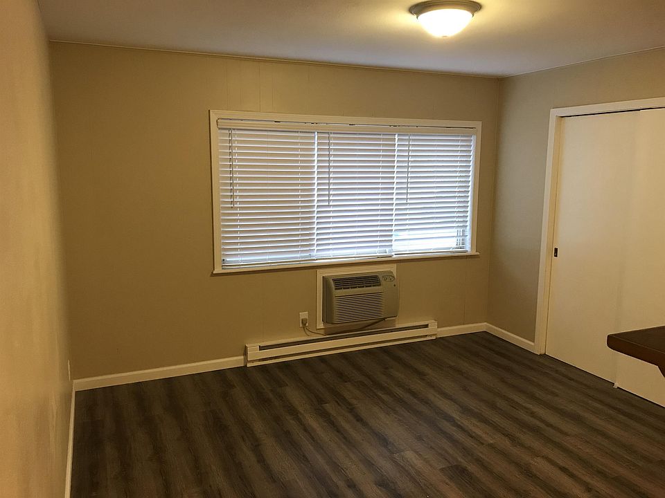 Bedroom/living area