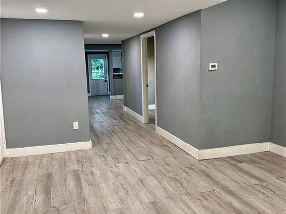2nd image of 1003 W 1st St
