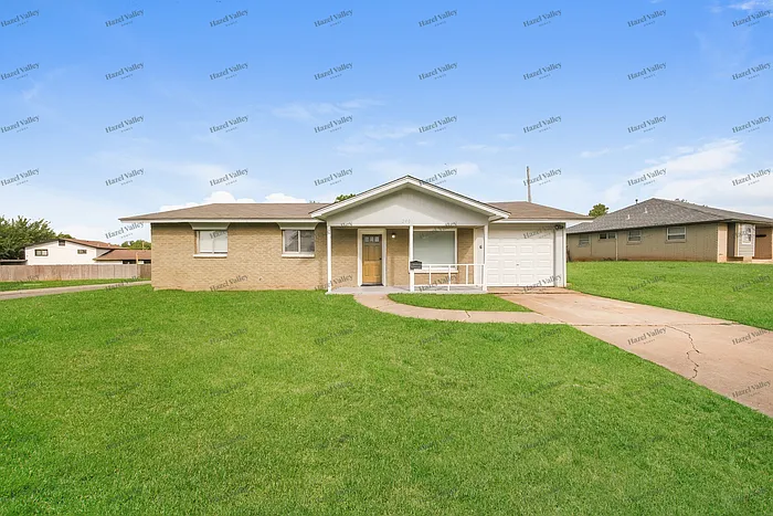 3 bed, 2.0 bath, 1043 sqft, $1,250 — Photo 1
