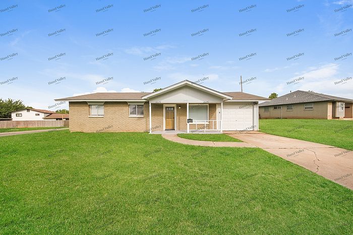 1st image of 2401 Piccadilly Cir