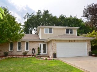 7548 Banks St, Justice, IL 60458