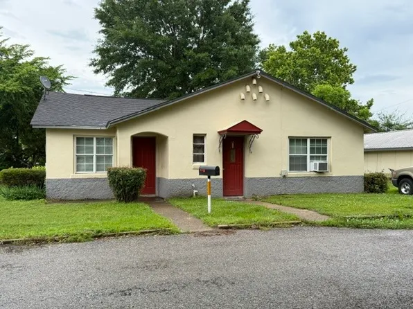 302 E 11th St, Mount Pleasant, TX 75455