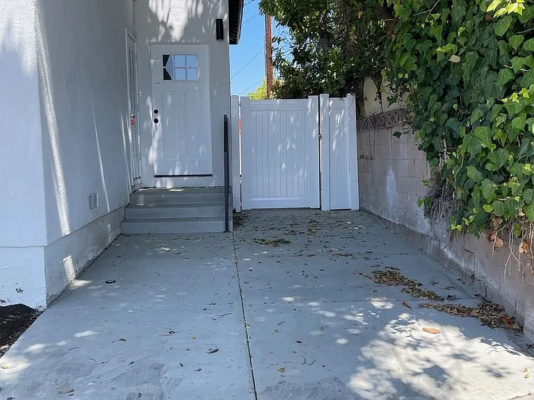 10160 Cunningham Ave — Photo 21