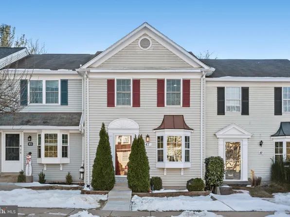 47 Bickel Ct, Sterling, VA 20165