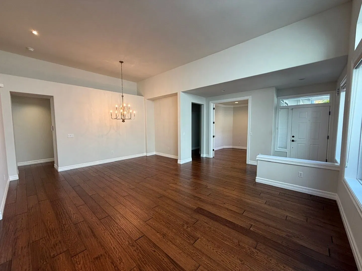 2Bd/2Ba Redmond Home — Photo 3