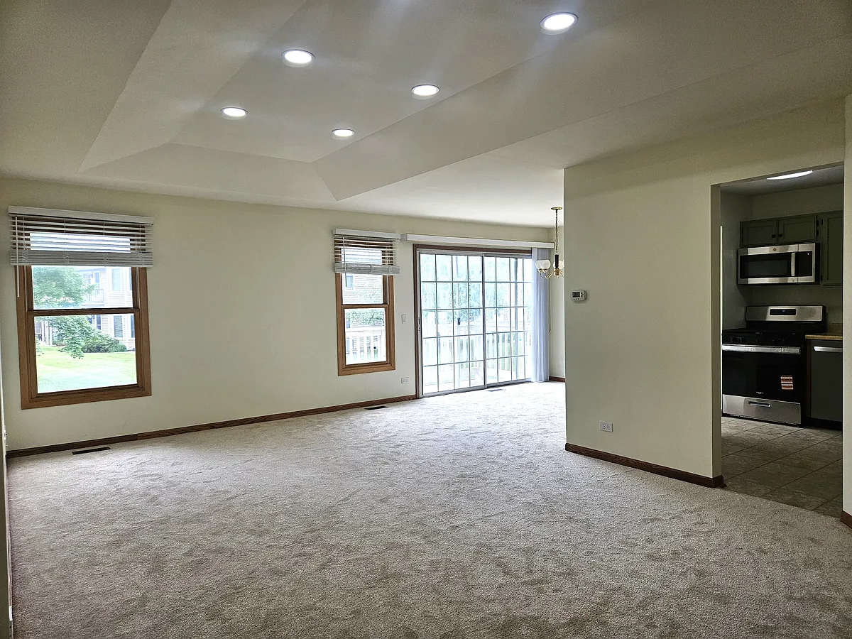 Building Photo - 1815 Fox Run Dr #D