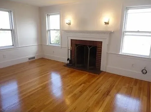 2 bed, 1100 sqft, $2,400 — Photo 4
