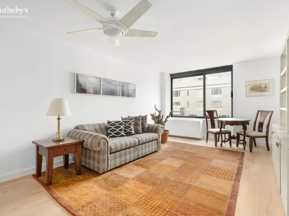 270 West 17th Street image 1 of 13