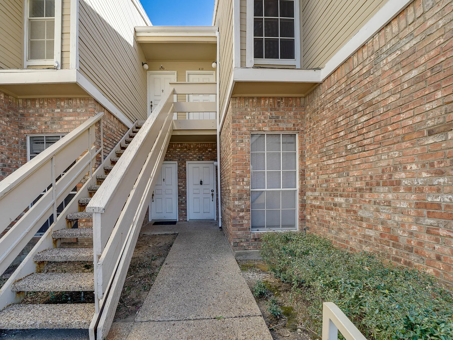 2 bed, 872 sqft, $1,850 — Photo 2