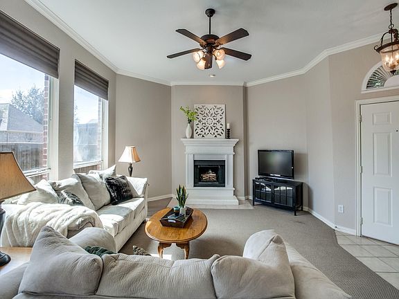 4th image of 2813 Emerald Ln