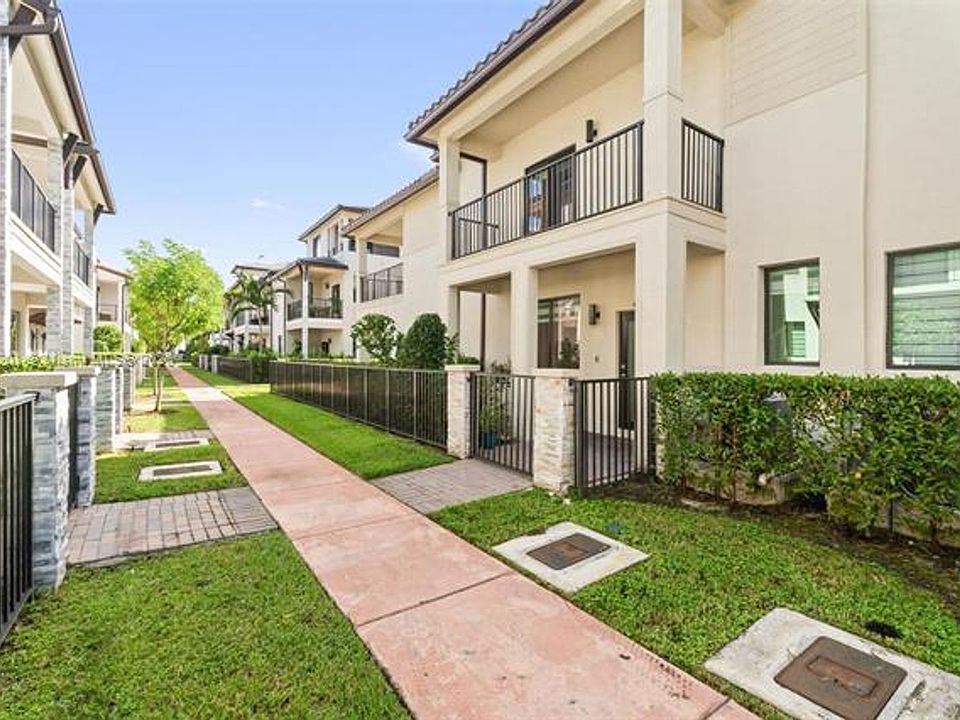 1st image of 4612 NW 83rd Pkwy #Townhouse 4612