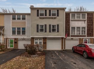 1827 Lancashire Ct, Schaumburg, IL 60194