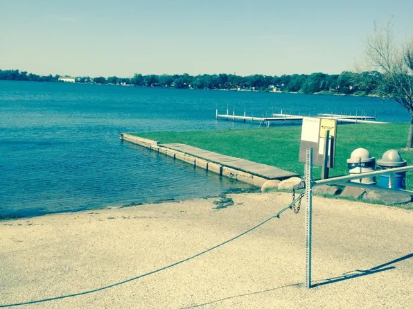 33617 N Evergreen Dr, Grayslake, IL 60030
