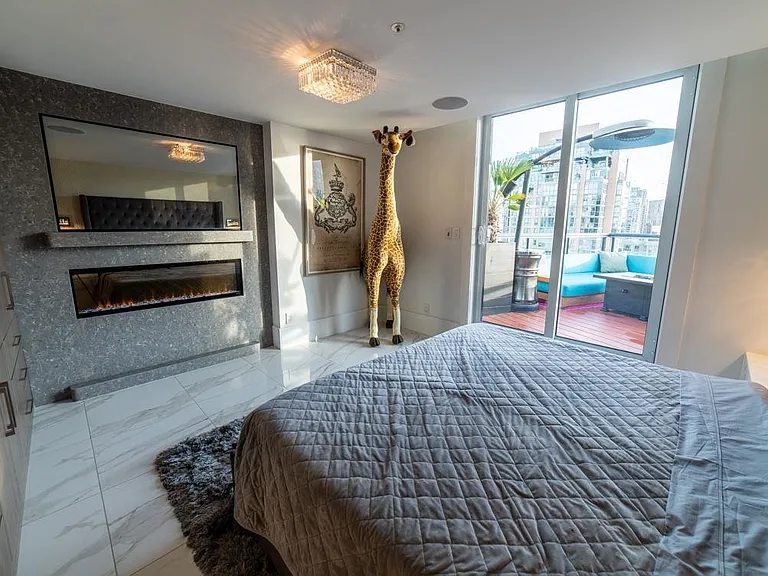 199 Drake St #PENTHOUSE — Photo 36