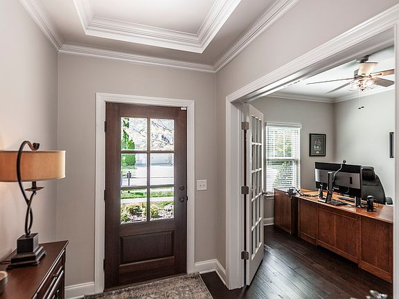 5th image of 1723 Foxland Blvd