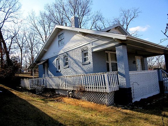 Rap-around porch side view
