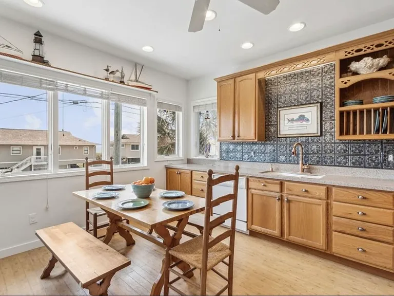 855 S Fletcher Ave — Photo 16