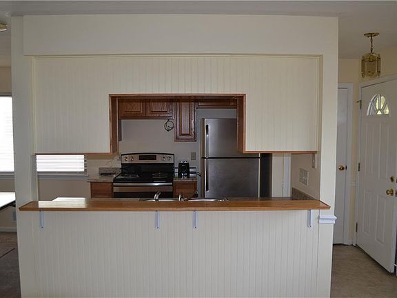 2nd image of 50 De Paul Dr