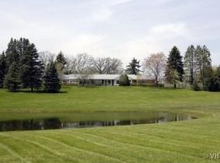 22544 N Cherry Hill Rd, Barrington, IL 60010