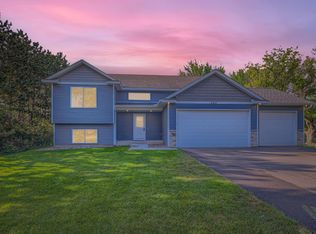 540 Lois Ln, Lino Lakes, MN 55014