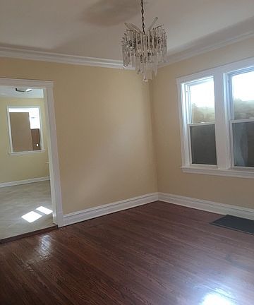 4th image of 4643 W Wrightwood Ave